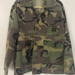 Military camo women’s jacket.